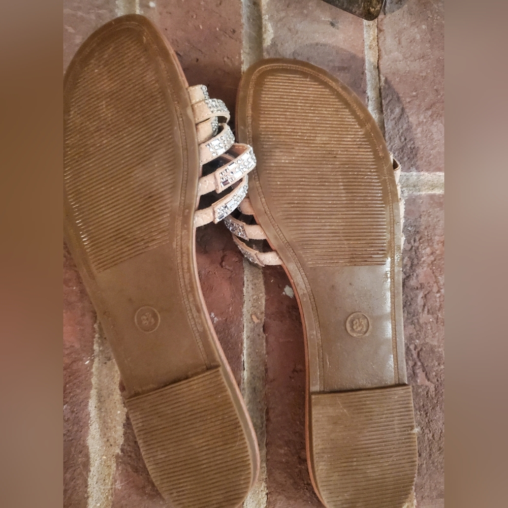 Pretty Sandals - Picture 2 of 2